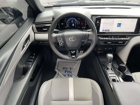 Used 2025 Toyota Camry SE w/ Multimedia Upgrade Package FWD image 20