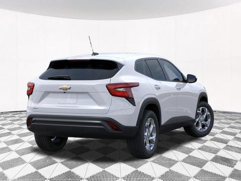 New 2026 Chevrolet Trax LS w/ LS Convenience Package FWD image 9
