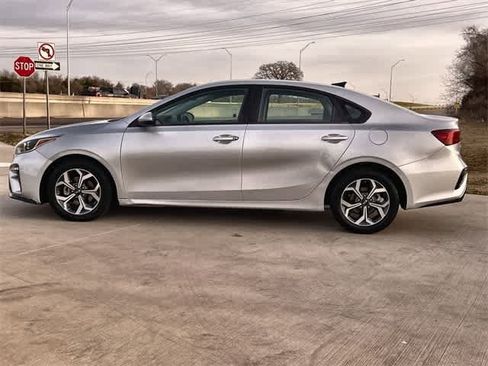 Used 2021 Kia Forte LXS image 4