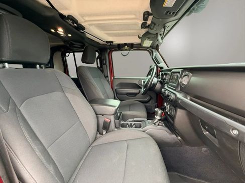 Used 2022 Jeep Gladiator Sport AWD/4WD image 15