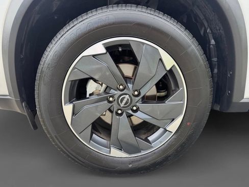 Used 2024 Nissan Rogue SV AWD/4WD image 26
