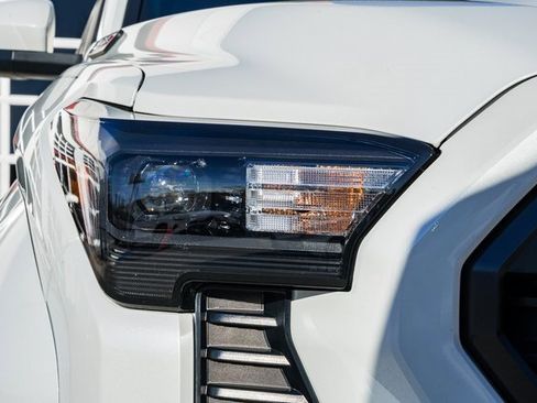 Used 2024 Toyota Tacoma TRD Sport image 12