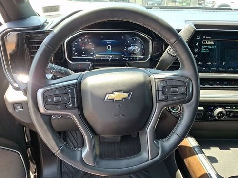 Used 2024 Chevrolet Silverado 2500 High Country w/ High Country Premium Package AWD/4WD image 15