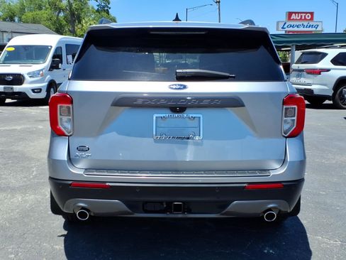 Used 2021 Ford Explorer XLT w/ Equipment Group 202A RWD image 18
