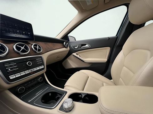 Used 2020 Mercedes-Benz GLA 250 4MATIC image 49