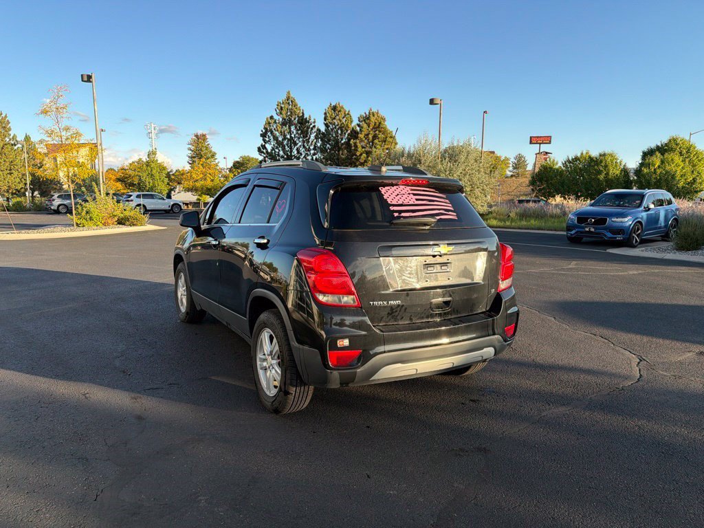 Used 2017 Chevrolet Trax LT w/ LT Convenience Package AWD/4WD image 3