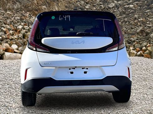 Used 2023 Kia Soul LX FWD image 4