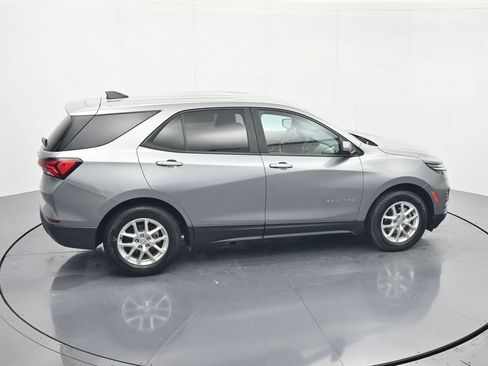 Used 2023 Chevrolet Equinox LS w/ LS Convenience Package FWD image 31