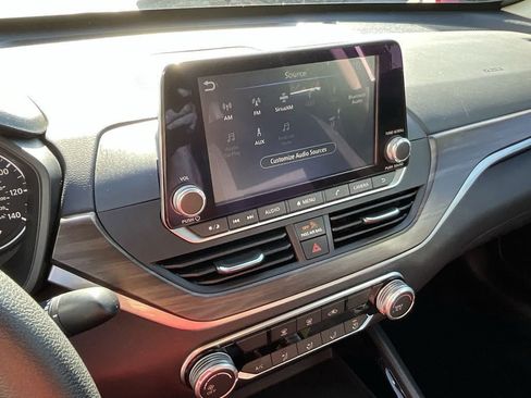 Used 2024 Nissan Altima 2.5 SV image 34