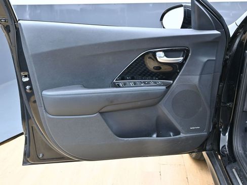 Used 2022 Kia Niro EX Premium FWD image 39