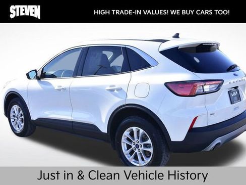 Used 2022 Ford Escape SE image 3