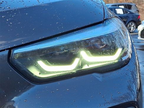 Used 2022 BMW X5 xDrive40i w/ Premium Package image 10
