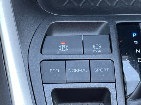 Used 2025 Toyota RAV4 LE image 9