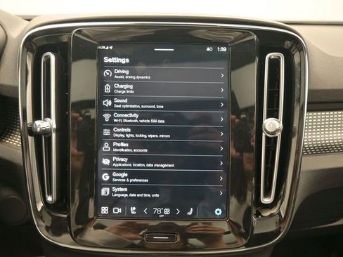 Used 2021 Volvo XC40 P8 Recharge w/ Advanced Package image 14