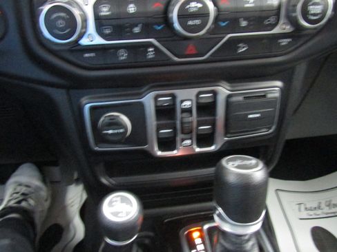 Used 2020 Jeep Wrangler Unlimited Sport image 18