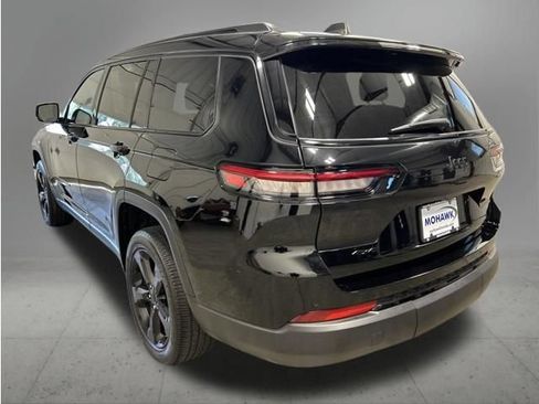 Used 2023 Jeep Grand Cherokee L Laredo AWD/4WD image 3