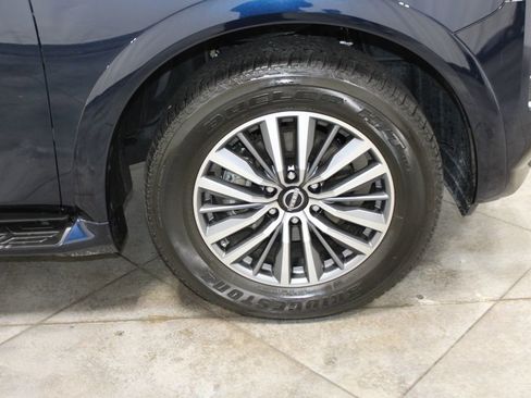 Used 2024 Nissan Armada SL w/ Captain's Chairs Package image 70