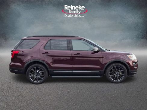 Used 2018 Ford Explorer XLT w/ Equipment Group 202A AWD/4WD image 4