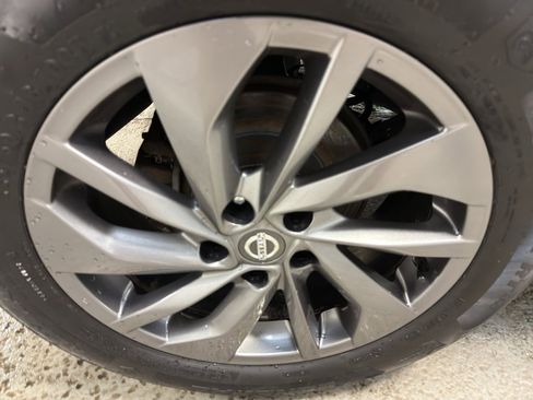 Used 2016 Nissan Rogue SL w/ SL Premium Package image 36