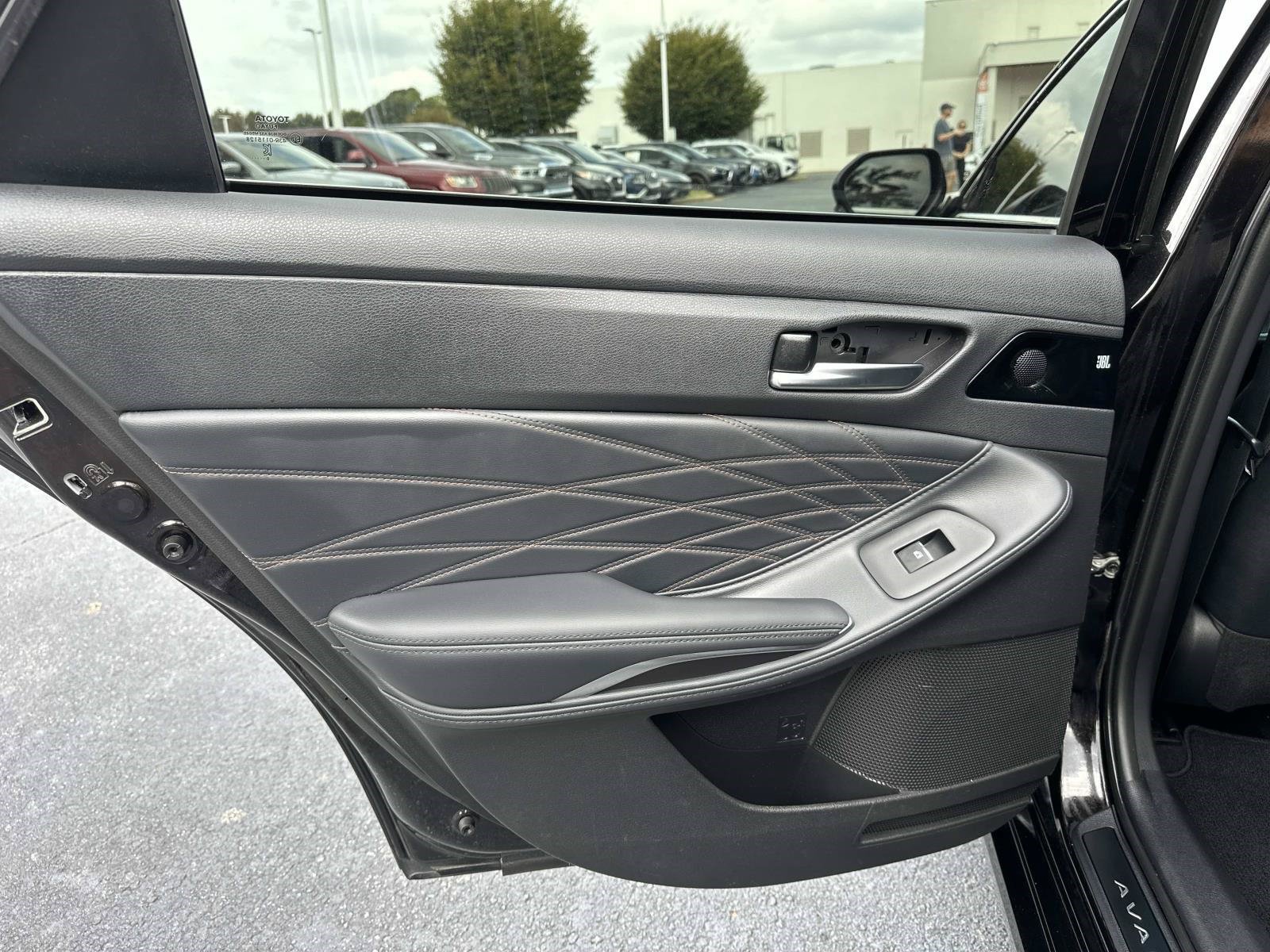 Used 2021 Toyota Avalon Limited w/ Advanced Safety Package FWD image 10