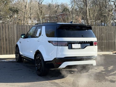 Certified 2025 Land Rover Discovery Dynamic SE image 3