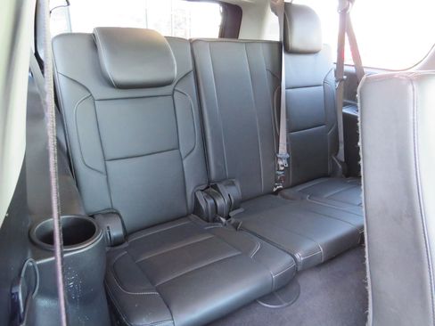 Used 2020 Chevrolet Suburban LT image 41