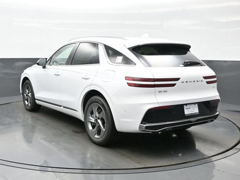 New 2026 Genesis GV70 2.5T Advanced image 4