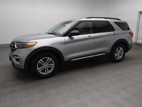 Used 2024 Ford Explorer XLT w/ Equipment Group 202A image 2