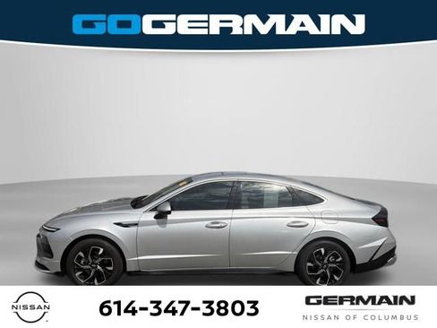 Used 2024 Hyundai Sonata SEL FWD image 2