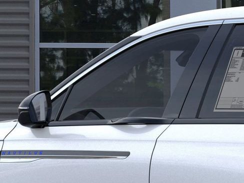 New 2026 Lincoln Nautilus Premier image 20