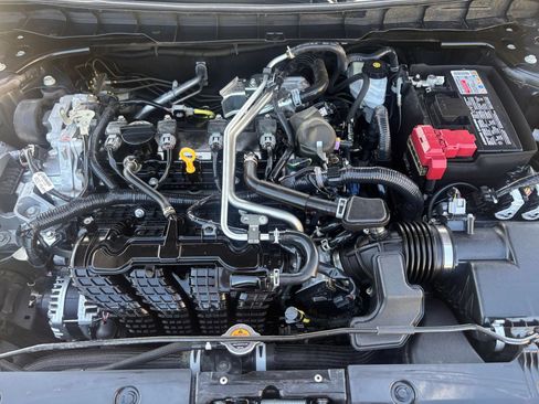Used 2025 Nissan Altima 2.5 SV FWD image 31
