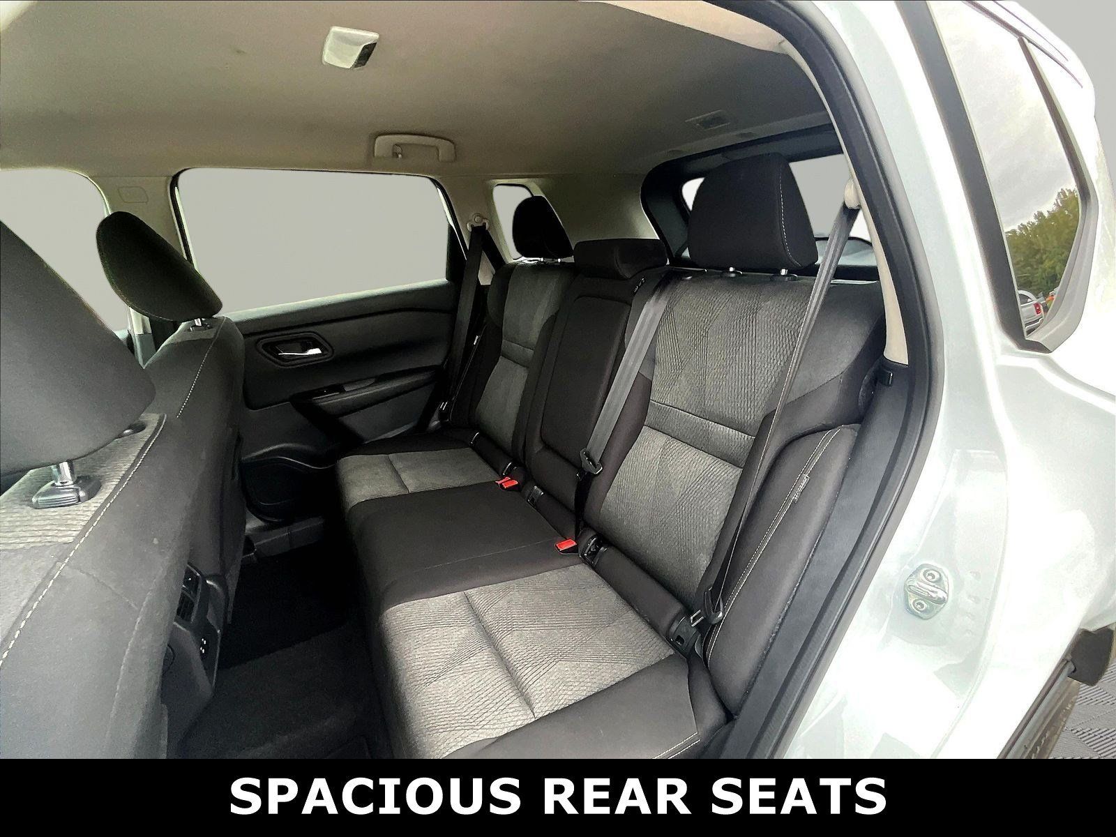 Used 2025 Nissan Rogue SV AWD/4WD image 3