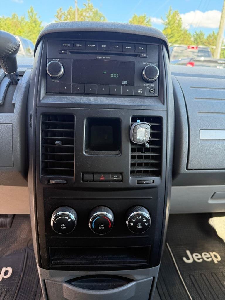Used 2009 Dodge Grand Caravan SE FWD image 9