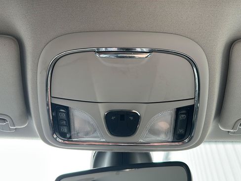 Used 2019 Jeep Cherokee Limited AWD/4WD image 40