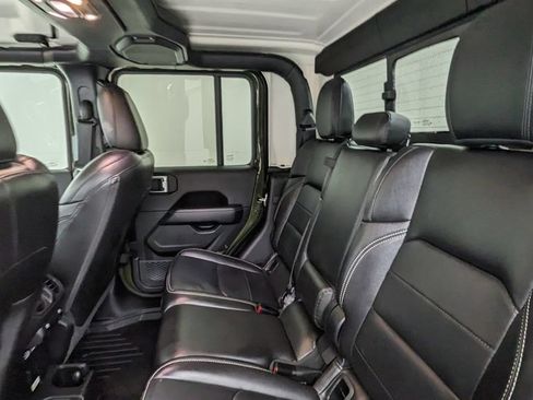 Used 2022 Jeep Gladiator Overland w/ Dual Top Group AWD/4WD image 35