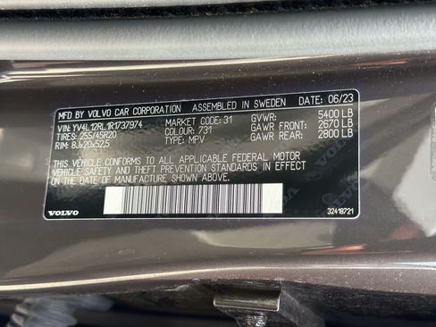 Used 2024 Volvo XC60 B5 Plus w/ Protection Package Premier AWD/4WD image 24