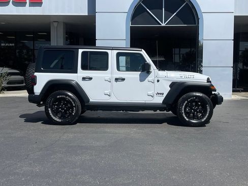 Used 2022 Jeep Wrangler Unlimited Sport AWD/4WD image 3