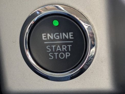 Used 2024 Ford Expedition XLT image 32