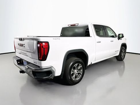 Used 2025 GMC Sierra 1500 SLT AWD/4WD image 7