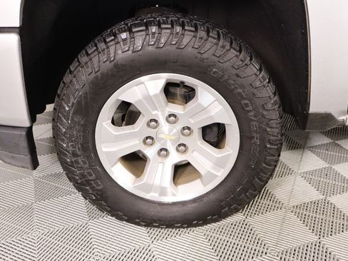 Used 2017 Chevrolet Silverado 1500 LT w/ All Star Edition image 17