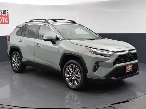 Used 2023 Toyota RAV4 XLE Premium AWD/4WD image 6