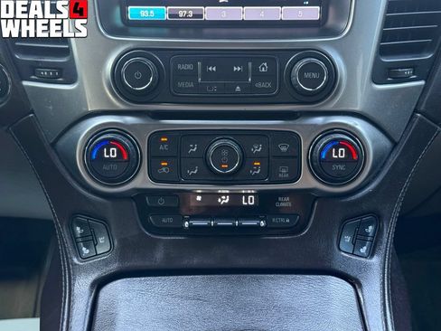Used 2016 Chevrolet Suburban LTZ RWD image 21