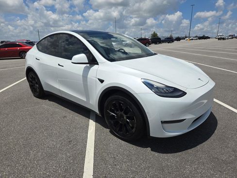 Used 2021 Tesla Model Y Long Range AWD/4WD image 4