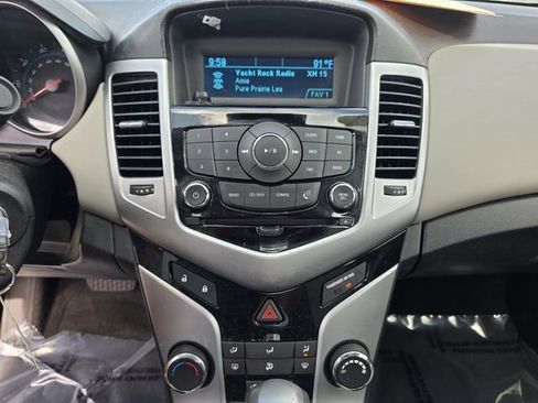 Used 2014 Chevrolet Cruze LS image 21