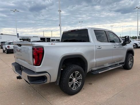 Used 2020 GMC Sierra 1500 SLE w/ SLE Value Package AWD/4WD image 3