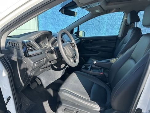 Used 2024 Honda Odyssey Touring image 7
