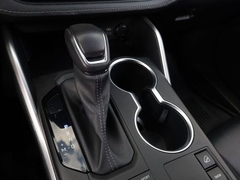 Used 2023 Toyota Highlander XSE image 11