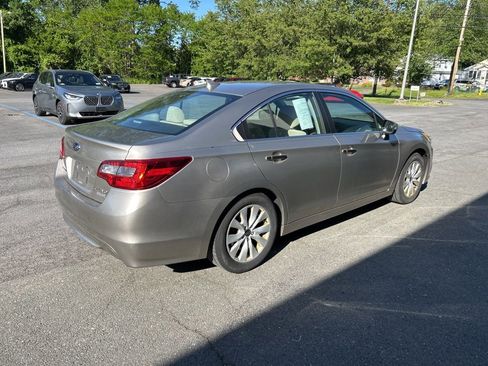 Used 2016 Subaru Legacy 2.5i Premium AWD/4WD image 5