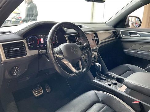 Used 2021 Volkswagen Atlas Cross Sport SEL Premium R-Line AWD/4WD image 4