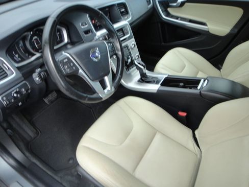 Used 2018 Volvo S60 T5 Inscription image 7